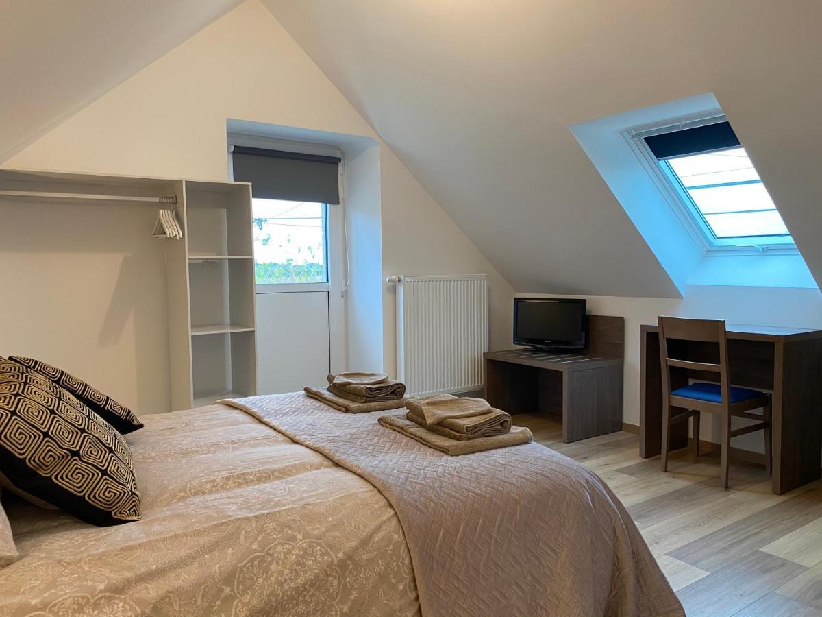 La Giendrotais Bed & Breakfast Corseul Bagian luar foto